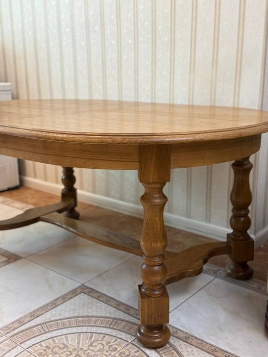 Стол обеденный масив