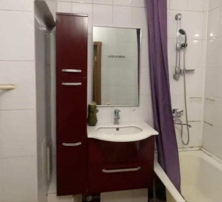 Продам шкаф с иумбой и раковиной