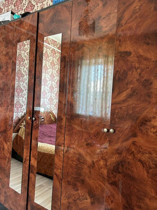 Продам Спальный Гарнитур