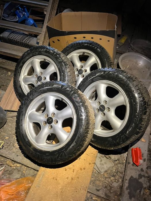 Комплект дисков с шинами