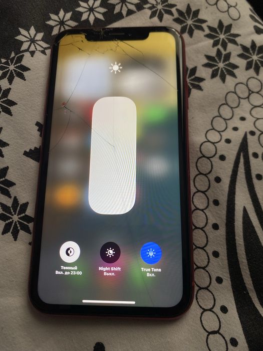 iphone xr 128 gb с коробкой все работает