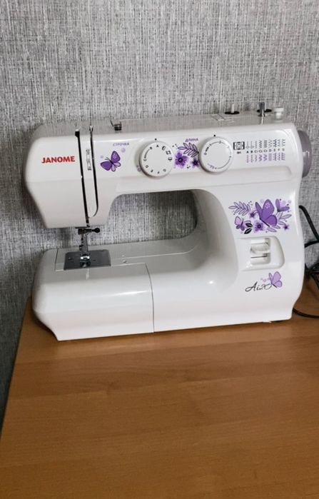 Швейная машинка Janome