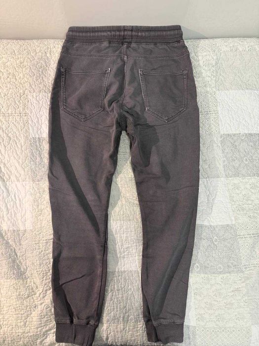 Панталон (мъжки) Zara черен / Панталон (мъжки) Hollister бежов