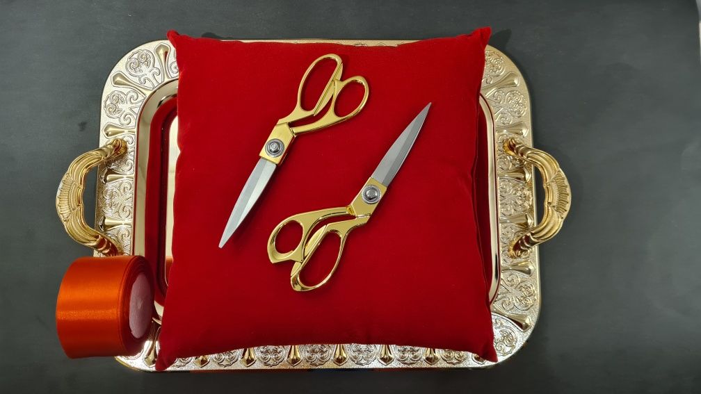 Аренда Прокат декоративные турникеты(они же парфлексы) золотые ножницы