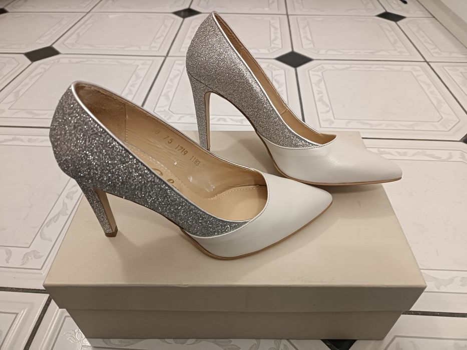 Vând pantofi Guban elegant, piele naturala. Nr 38,toc 10 cm. Nou