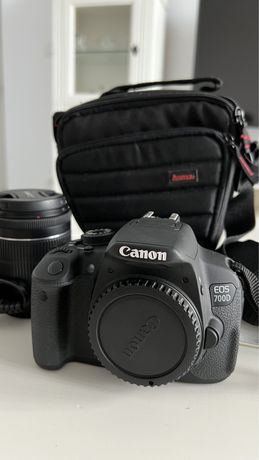 Aparat foto Canon EOS 700D