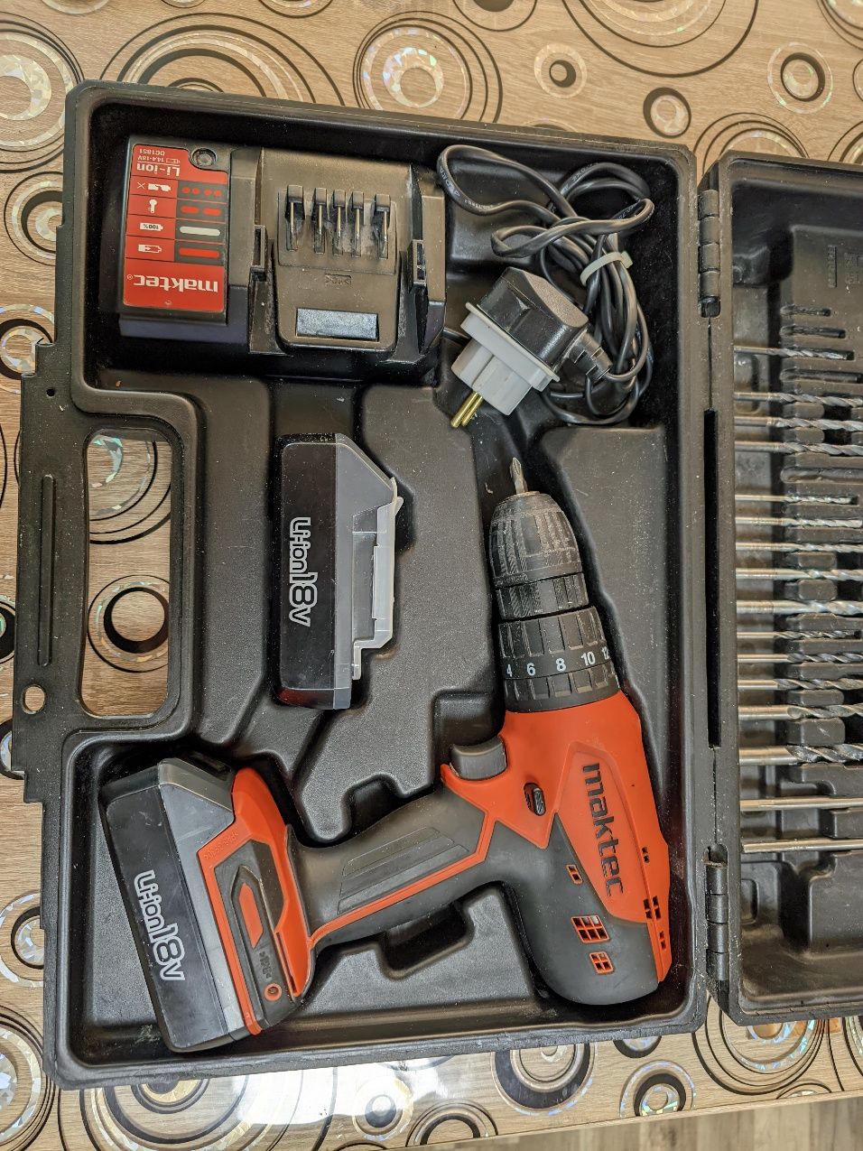 Продавам ударен винтоверт MAKTEC /MAKITA/