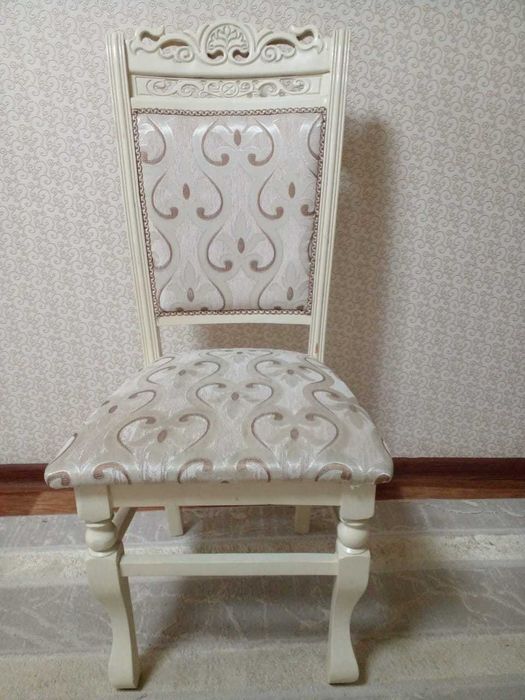 Продам стулья в гостиную и кухню