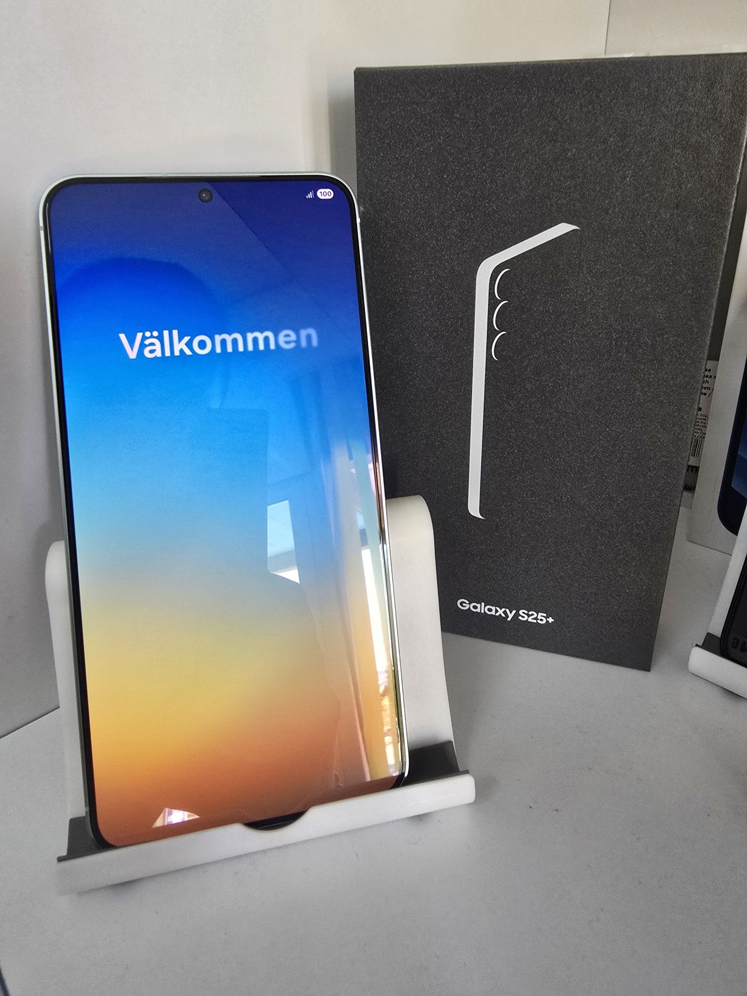 Нов! Samsung S25 Plus 256GB