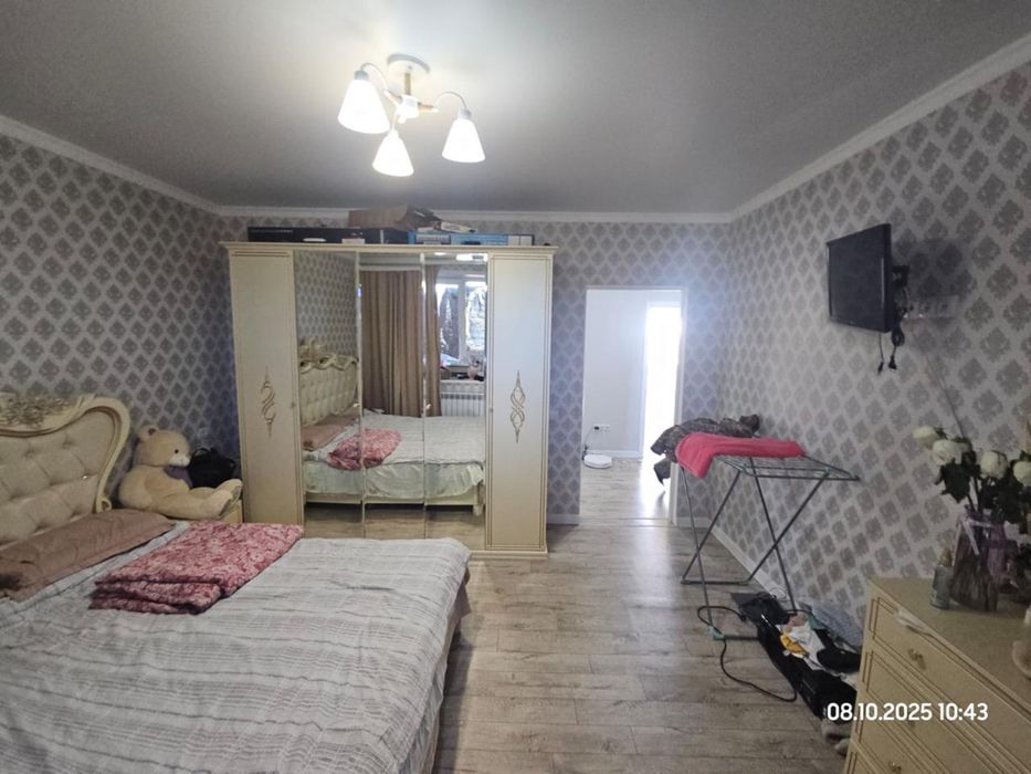 Продам спальный гарнитур