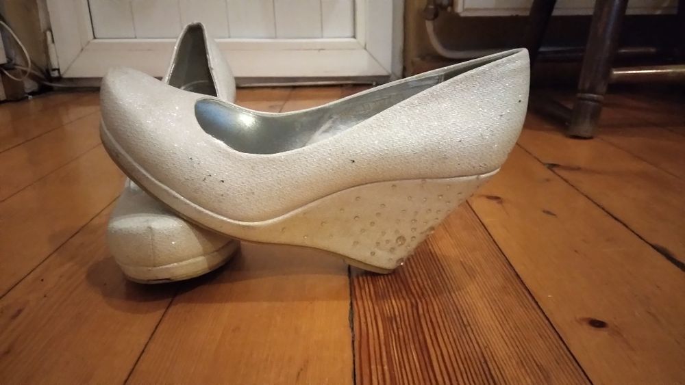 Официални обувки