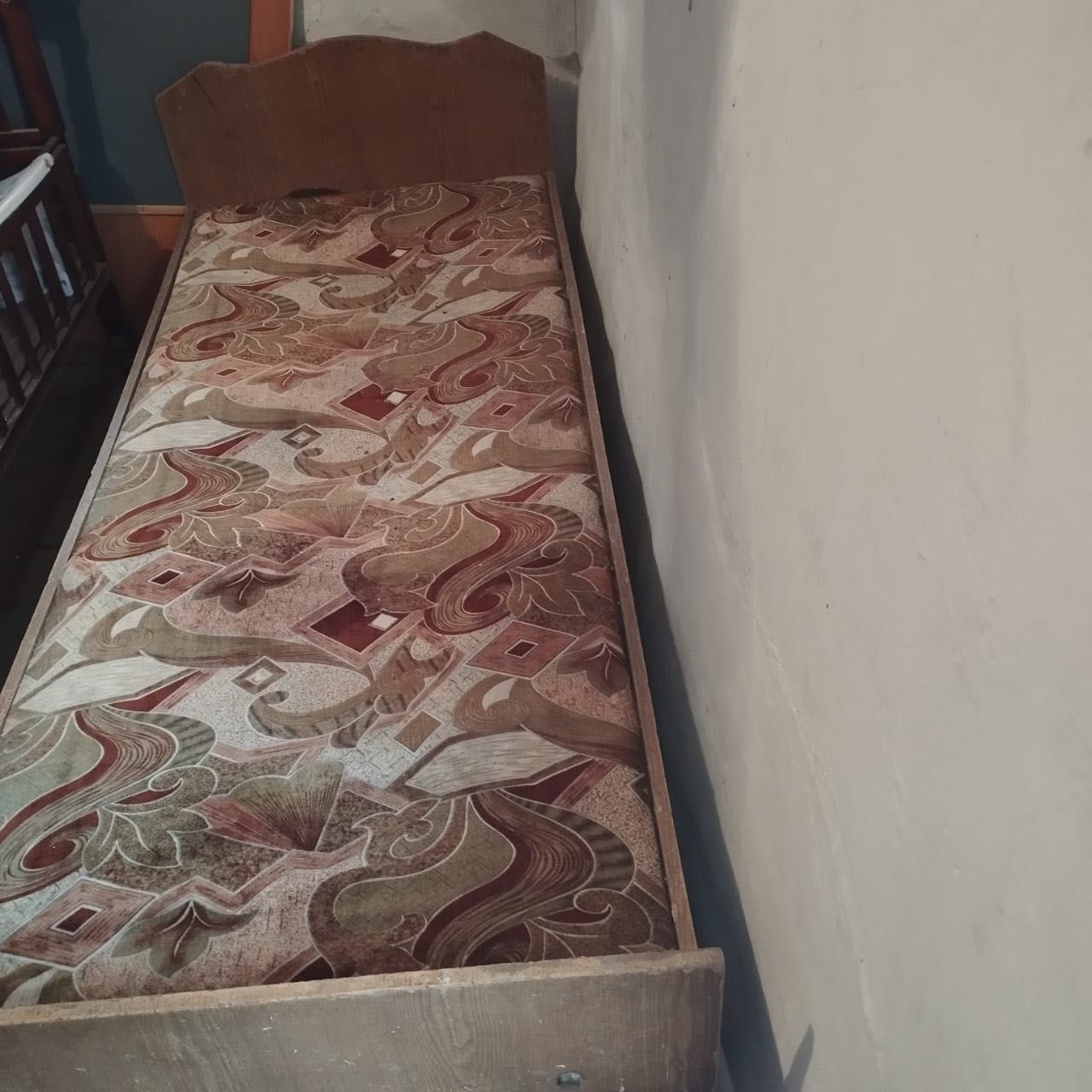 продается кровати