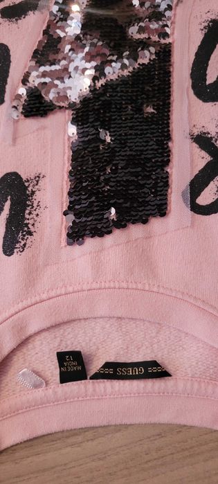 Сет от два сутчъра за момиче марка Guess