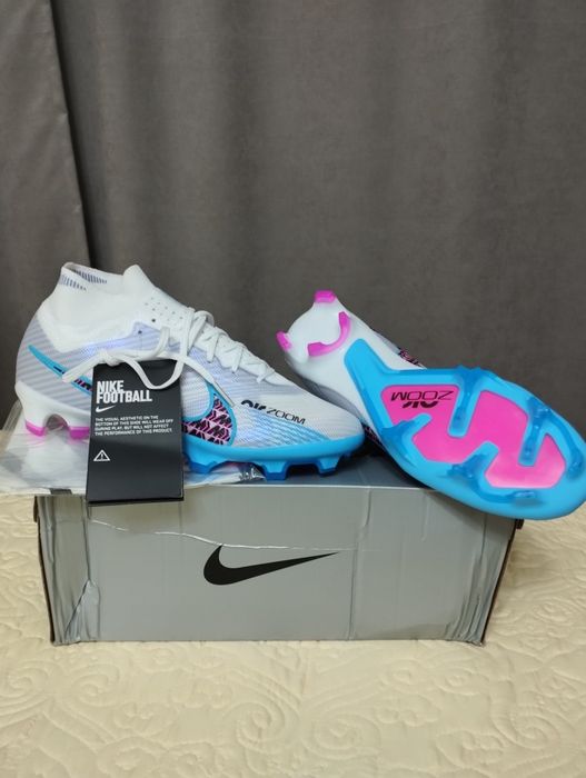 Бутсы футбольные