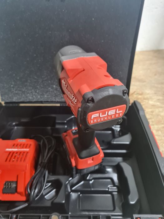 Impact cu patrat 3/4 Milwaukee M18 ONEFHIW34 pentru utilaje 2050Nm