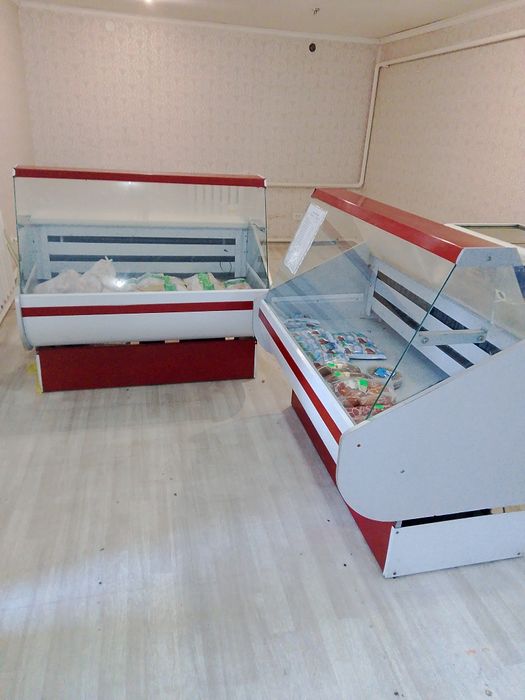 Продам 2 витринных холодильника