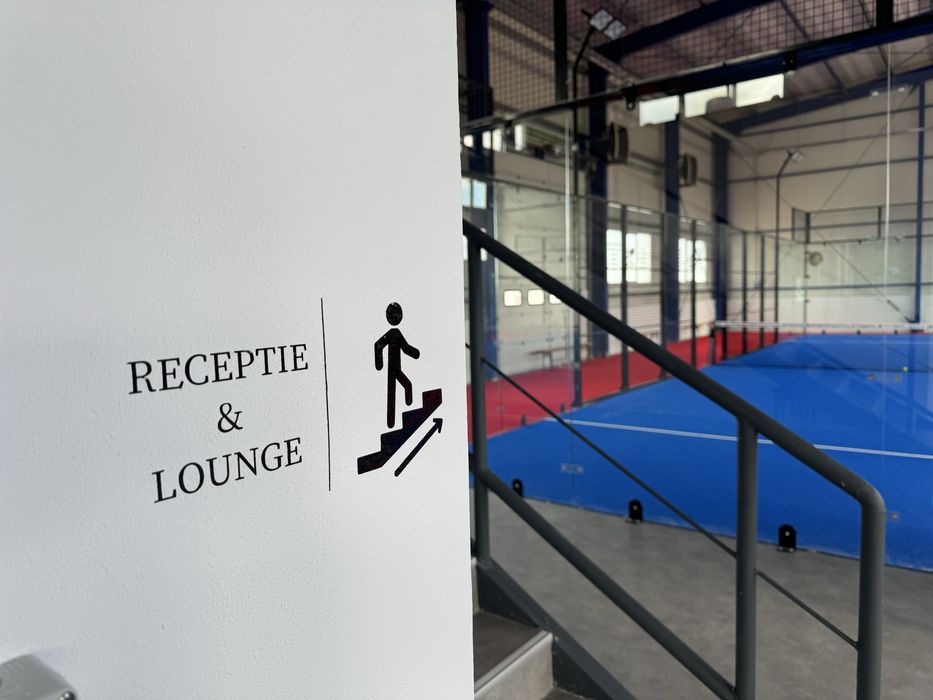Afacere la cheie - Teren de Padel Indoor