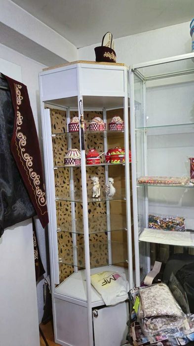 Продам ветрину стеклянную б\у