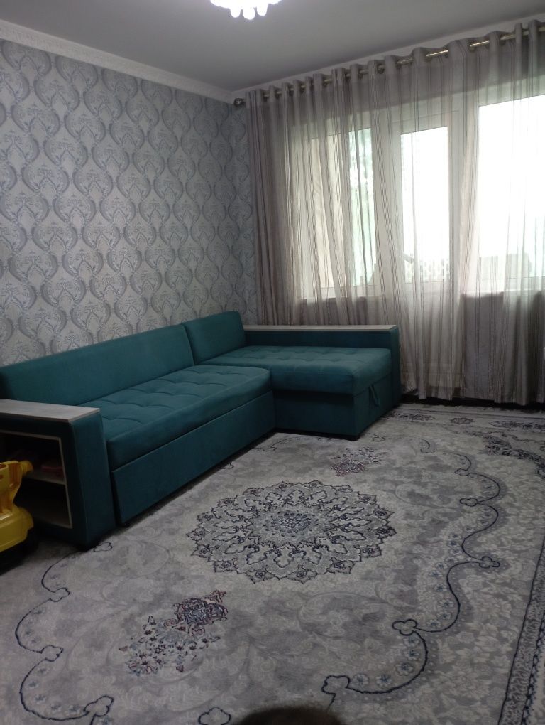 Qibray Batanikada 1 xonali uy sotiladi 2-etaj hamma sharoitlari bor
