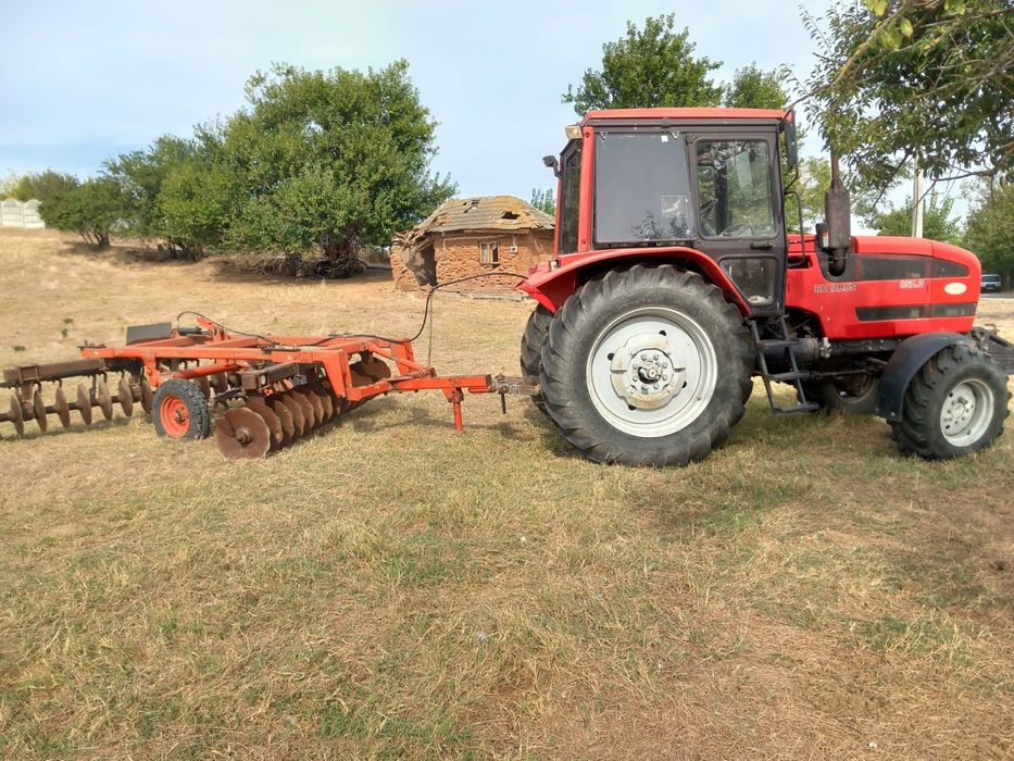 Vând tractor Belarus 925.3 cu discul lui  și alte utilaje la alt preț