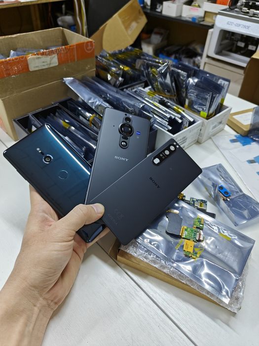 Sony Xperia аккумулятор дисплей телефоны все запчасти есть оригинал