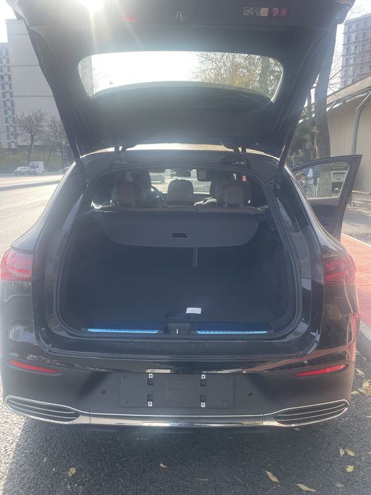 Mersades Bens EQE 500 SUV 4 Matic