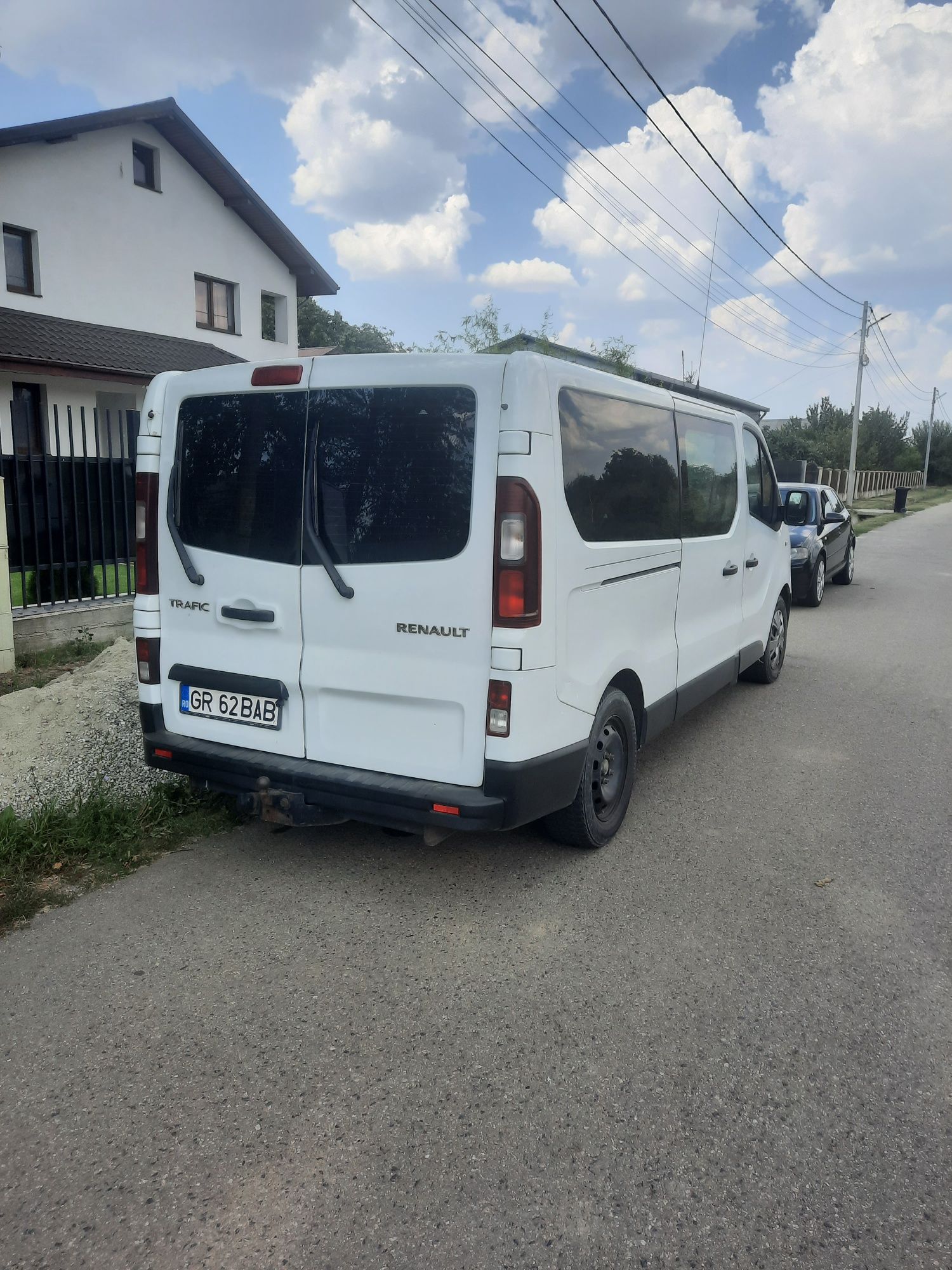 Vând Renault trafic