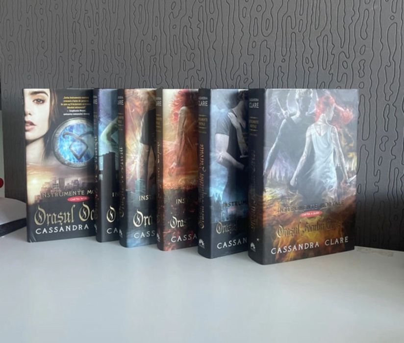 Seria instrumente mortale Cassandra Clare