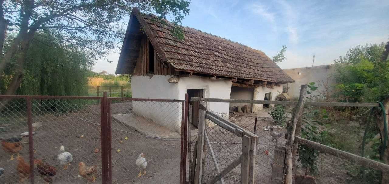 Oportunitate unica, casa cu spatiu generos  1296m cu fantana in curte