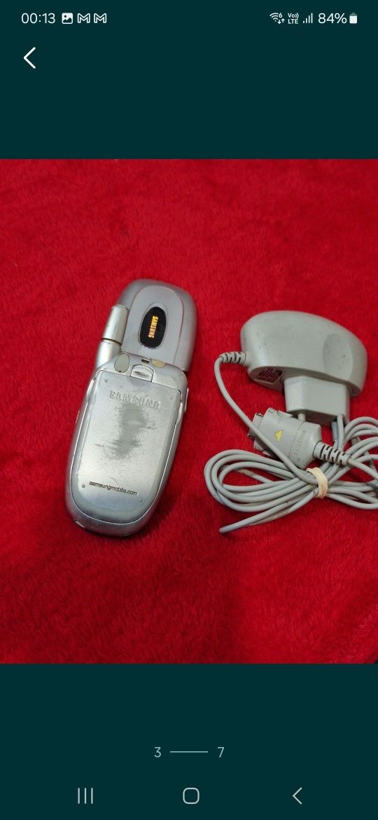 Telefon Samsung cu clapeta cu încărcător original