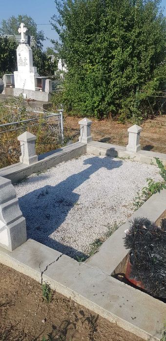 Vand loc de veci in Cimitirul Sf.Gheorghe Buzau