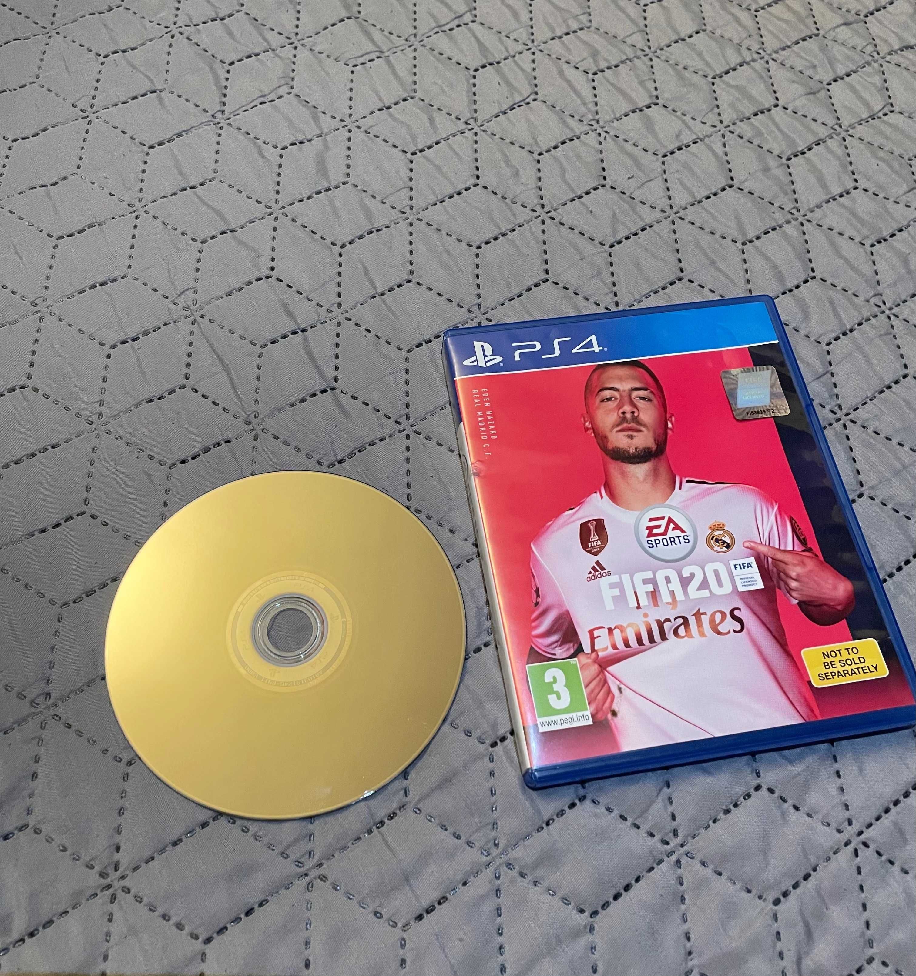 Playstation 4 Pro 1TB-комплект с джойстик и FIFA 20-отлично състояние