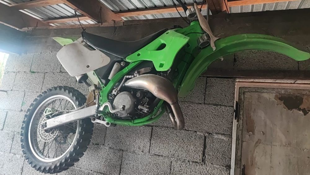 Продам кроссовый мотоцикл kawasaki kx 125