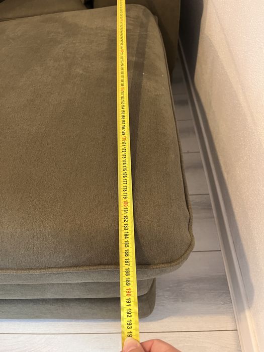 Colțar extensibil cu ladă de depozitare