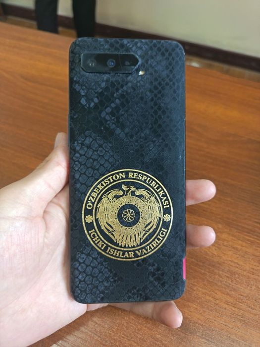 ASUS ROG PHONE 5 sotiladi