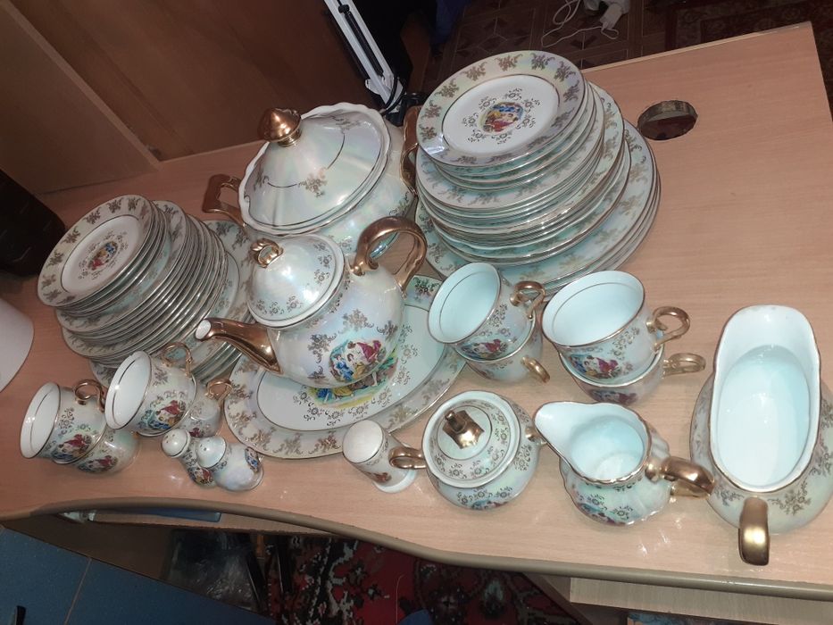 Продам столово чайный сервиз ,, Мадонна,,