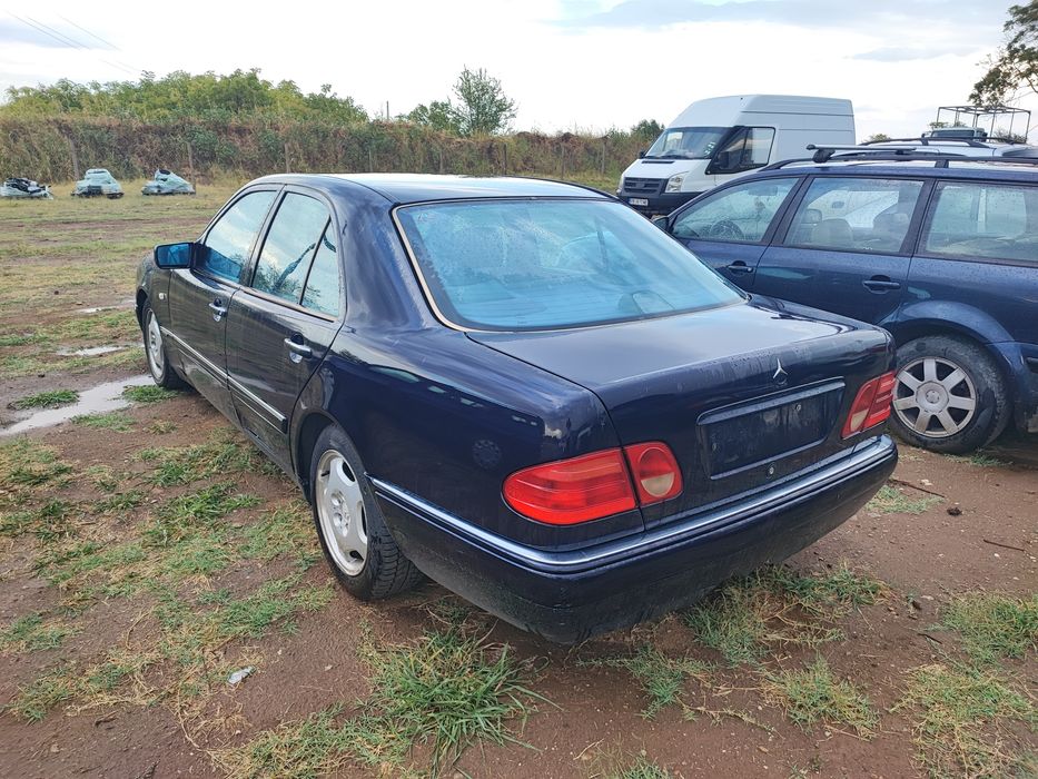 Mercedes E 200 НА ЧАСТИ