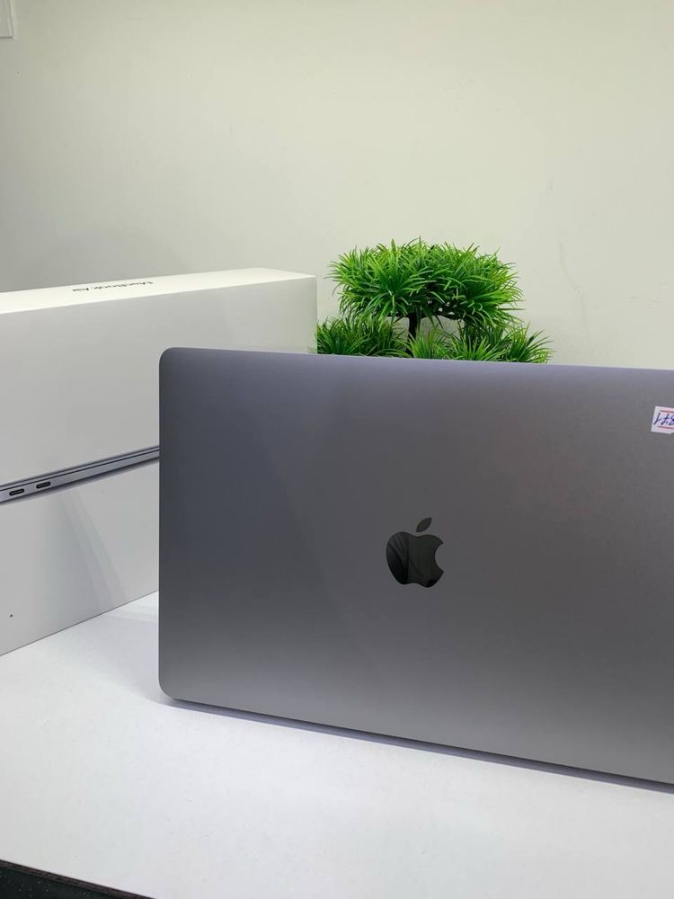 MacBook Air M1 2020 тт