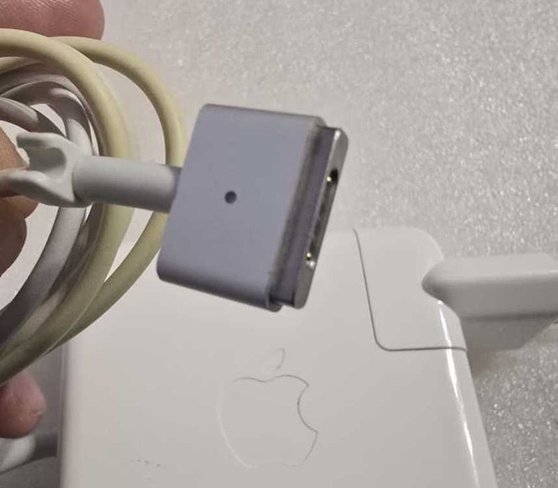 Incarcator original laptop Apple 20V 4.25A 85W Magsafe 2 A1424