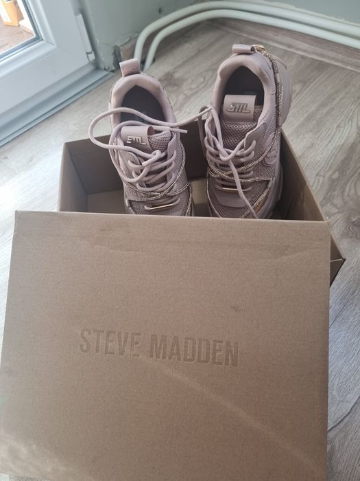 Сникърси Steve Madden