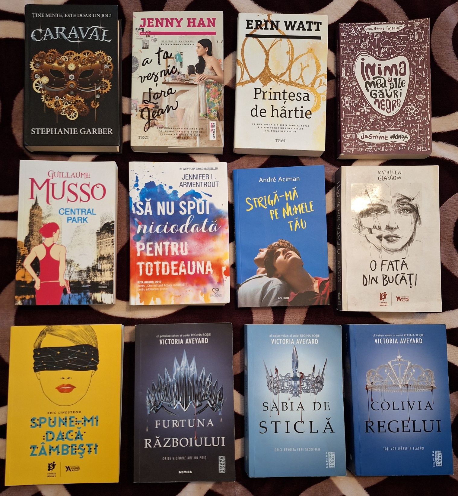 Vând cărți adolescenți, in limbile română și  engleză