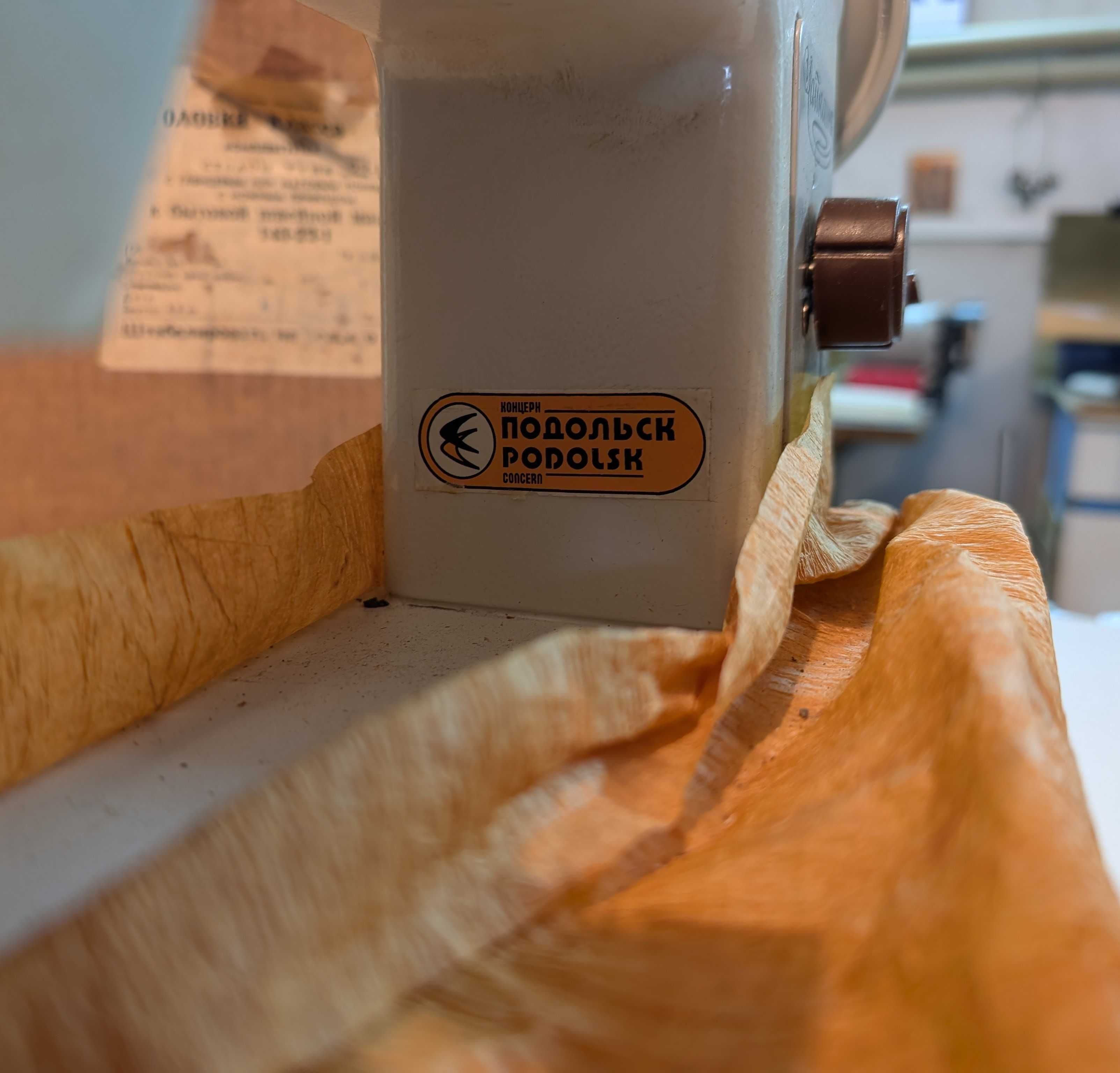 Продам новую швейную машинку Чайка 143-22-1