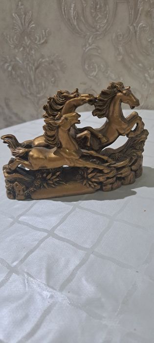 Статуэтка Статуэтка Статуэтка Статуэтка