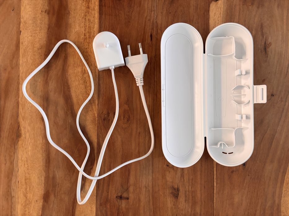 Incarcator Philips HX6100 + husa de calatorie