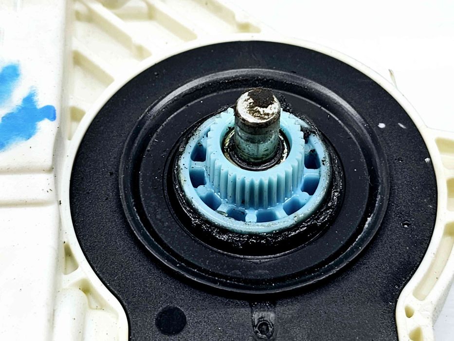 Motoras geam stanga spate Audi A6 (4F2, C6) facelift [Fabr 2004-2010]