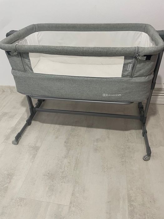 Vand carucior + cadou un patut de copii Kinderkraft