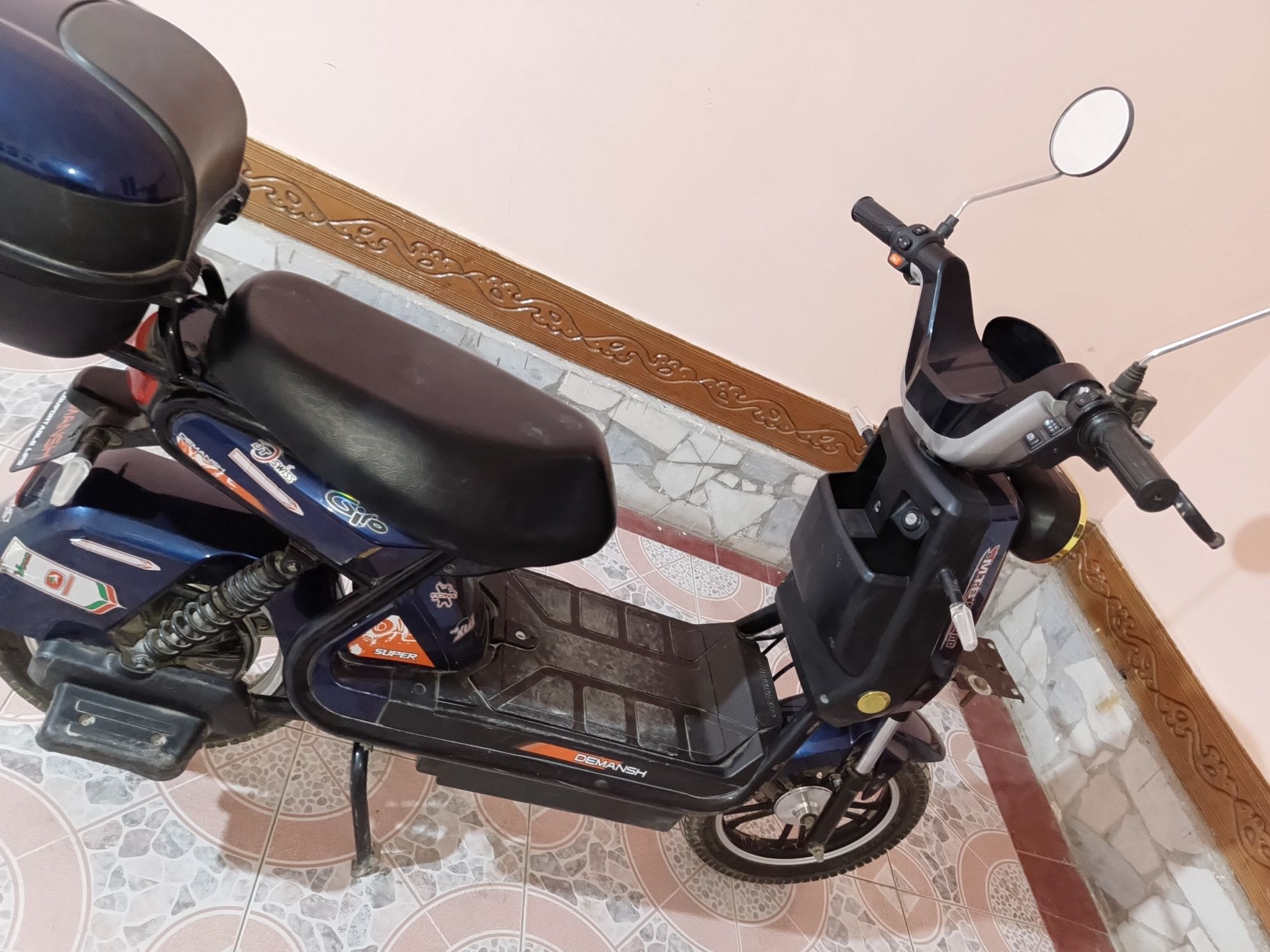 Skuter elektronni