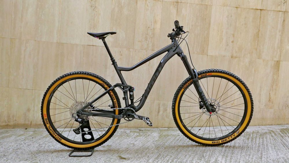 Giant Stance, 29 L, RockShox Yari 180-140 ход, 1х12 Deore