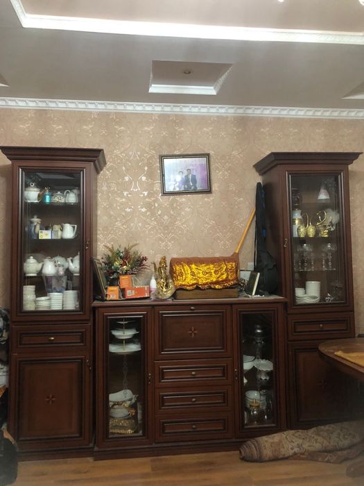 Продам сервант в хорошем состоянии