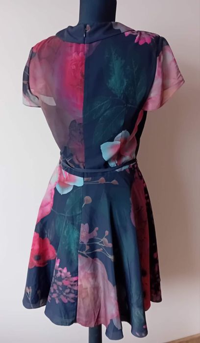 НОВА !!! Лятна рокличка на Ted Baker